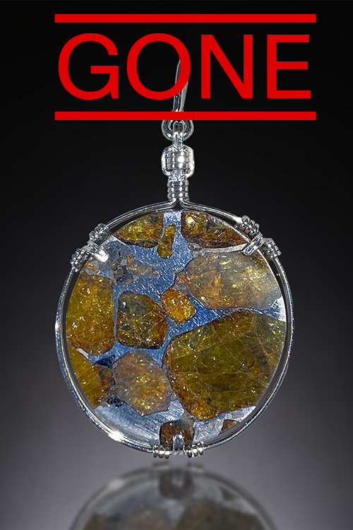 Imilac Pallasite Small Jewelry Photo