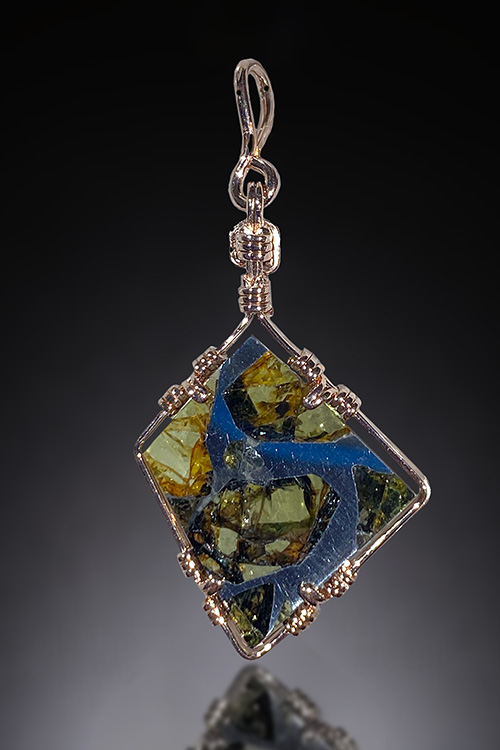 Esquel Pallasite Small Jewelry Photo